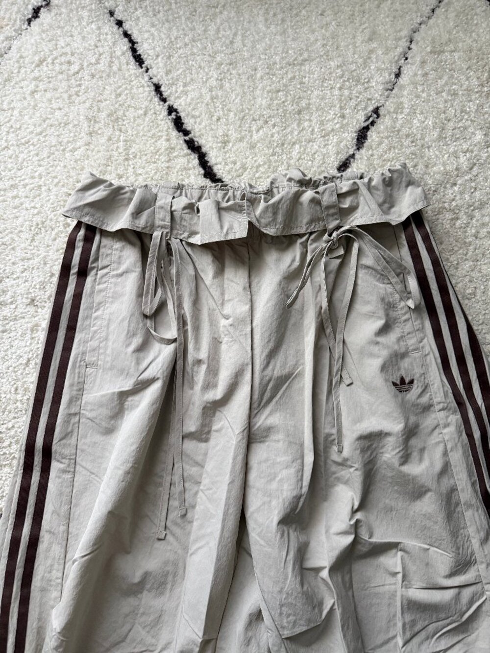 adidas originals women's beige 'curved pants' waistband detail BNWT size M, L - Picture 12 of 16